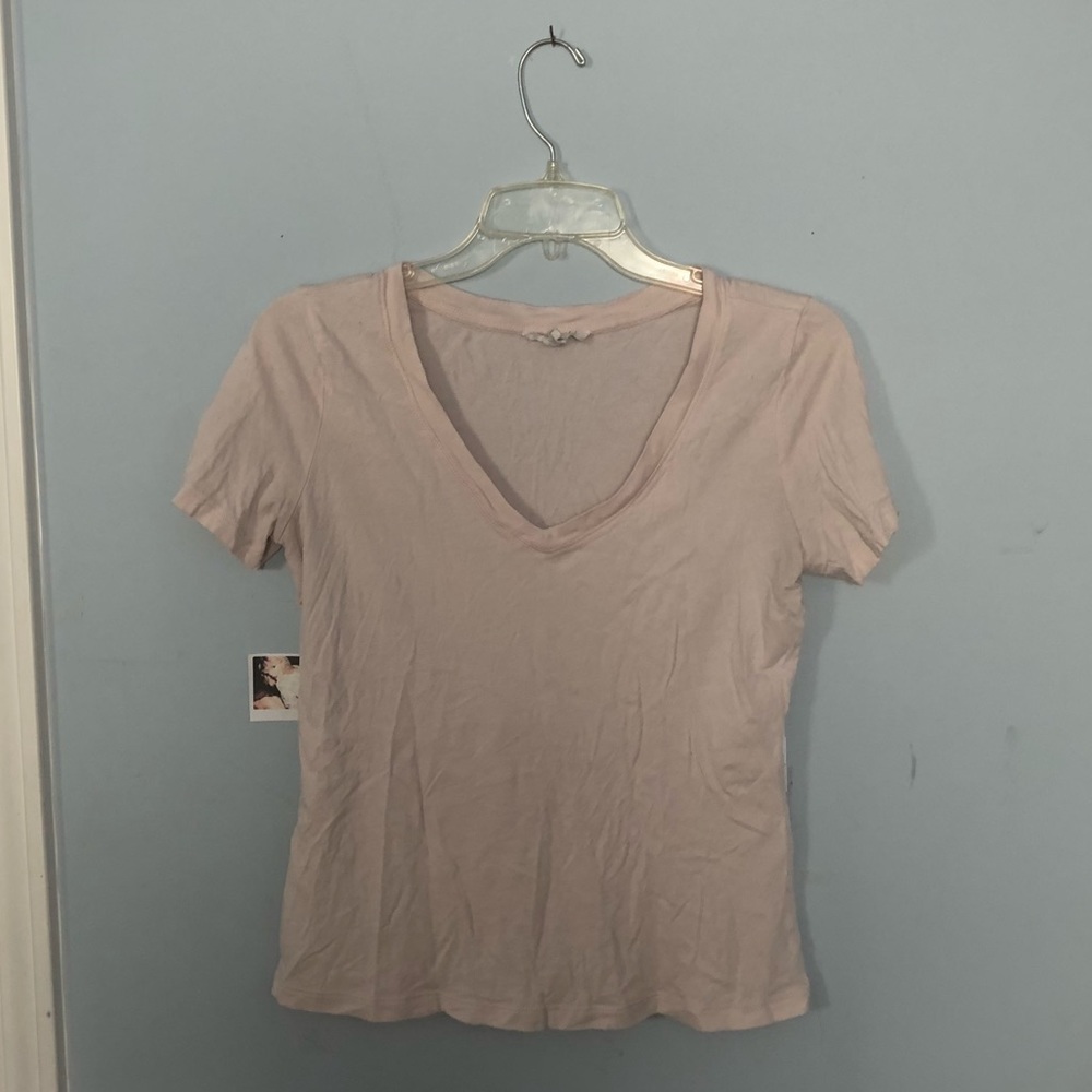 pink v-neck t-shirt - Picture 3 of 4